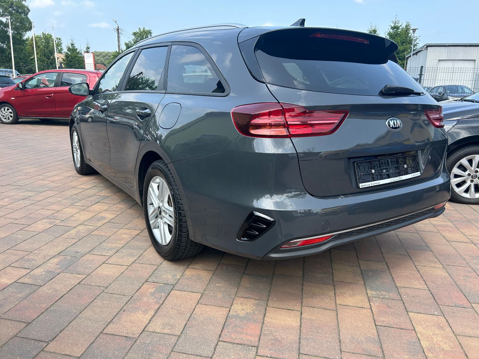 Kia Ceed - Samsaru's Car Outlet