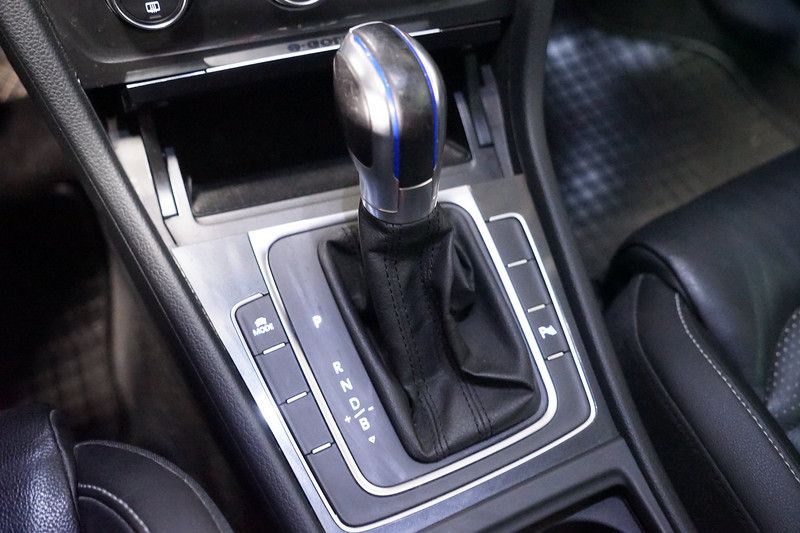 Volkswagen Golf 36 kWh Elektro - Samsaru's Car Outlet