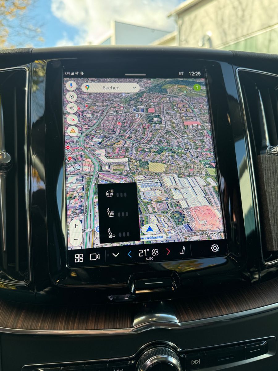 Volvo XC60 B4 PLUS DARK +PANO+GOOGLE+AHK+STANDHZG+1.HD