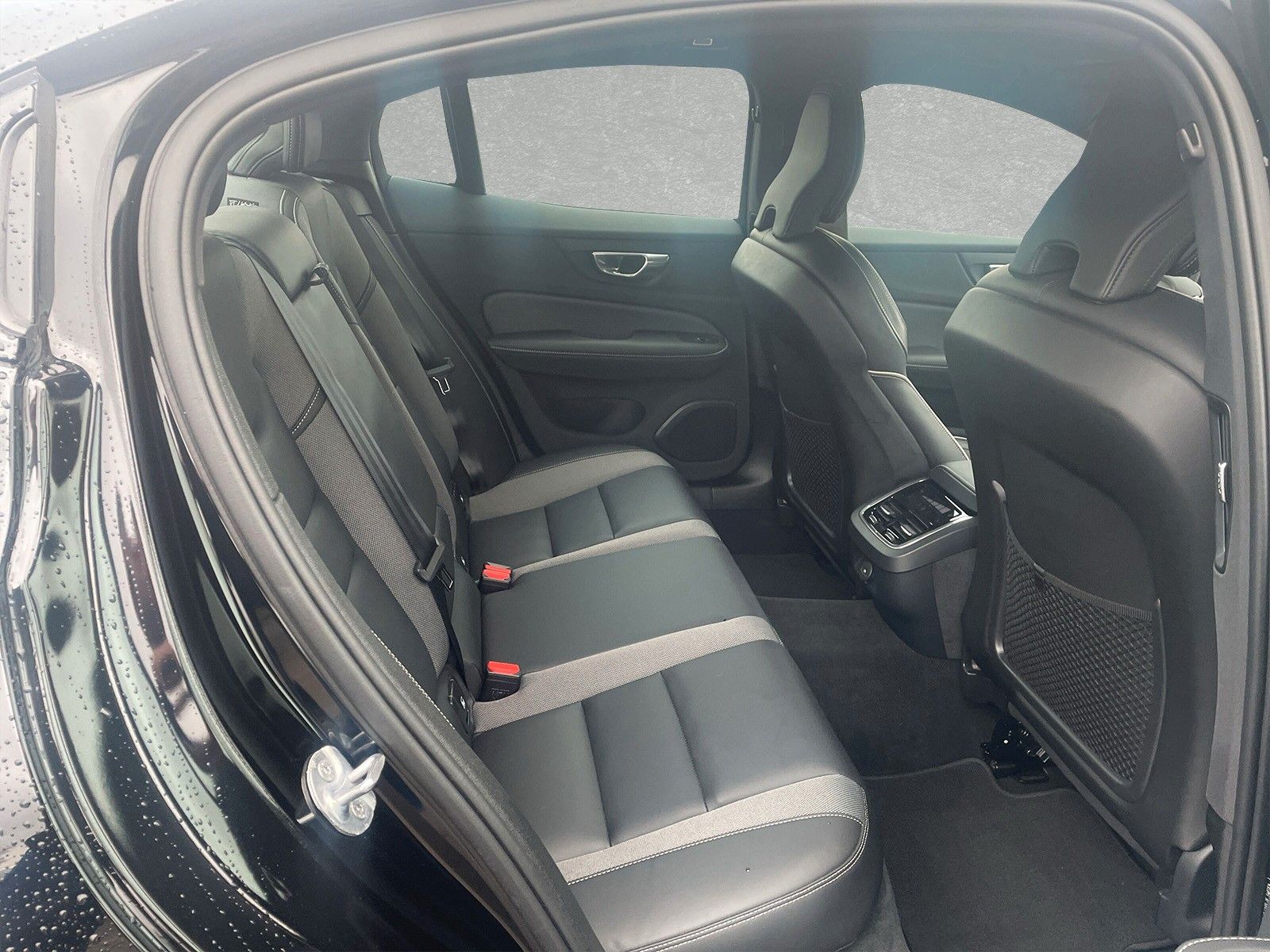 Volvo S60 B5 AWD Mild-Hybrid Ultimate Dark ACC BLIS SD