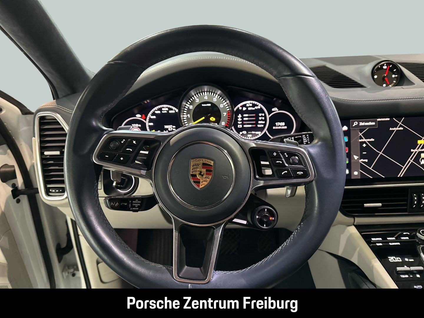 Porsche Cayenne E-Hybrid Coupe Platinum Edition Head-Up