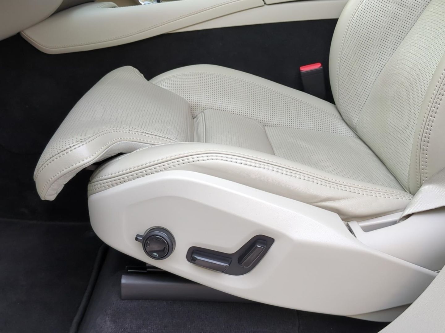 Volvo XC90 T8 Recharge Plus Dark *Luft*Pano*360*Alarm*