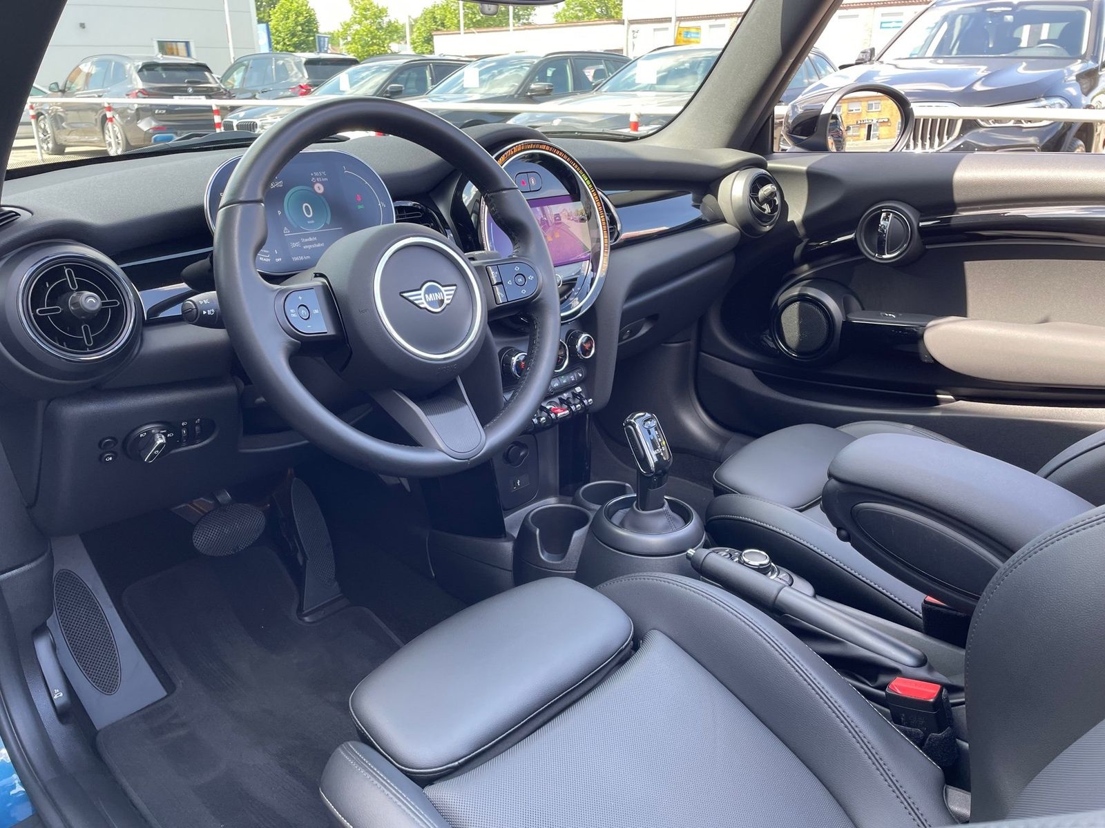 MINI Cooper - Samsaru's Car Outlet