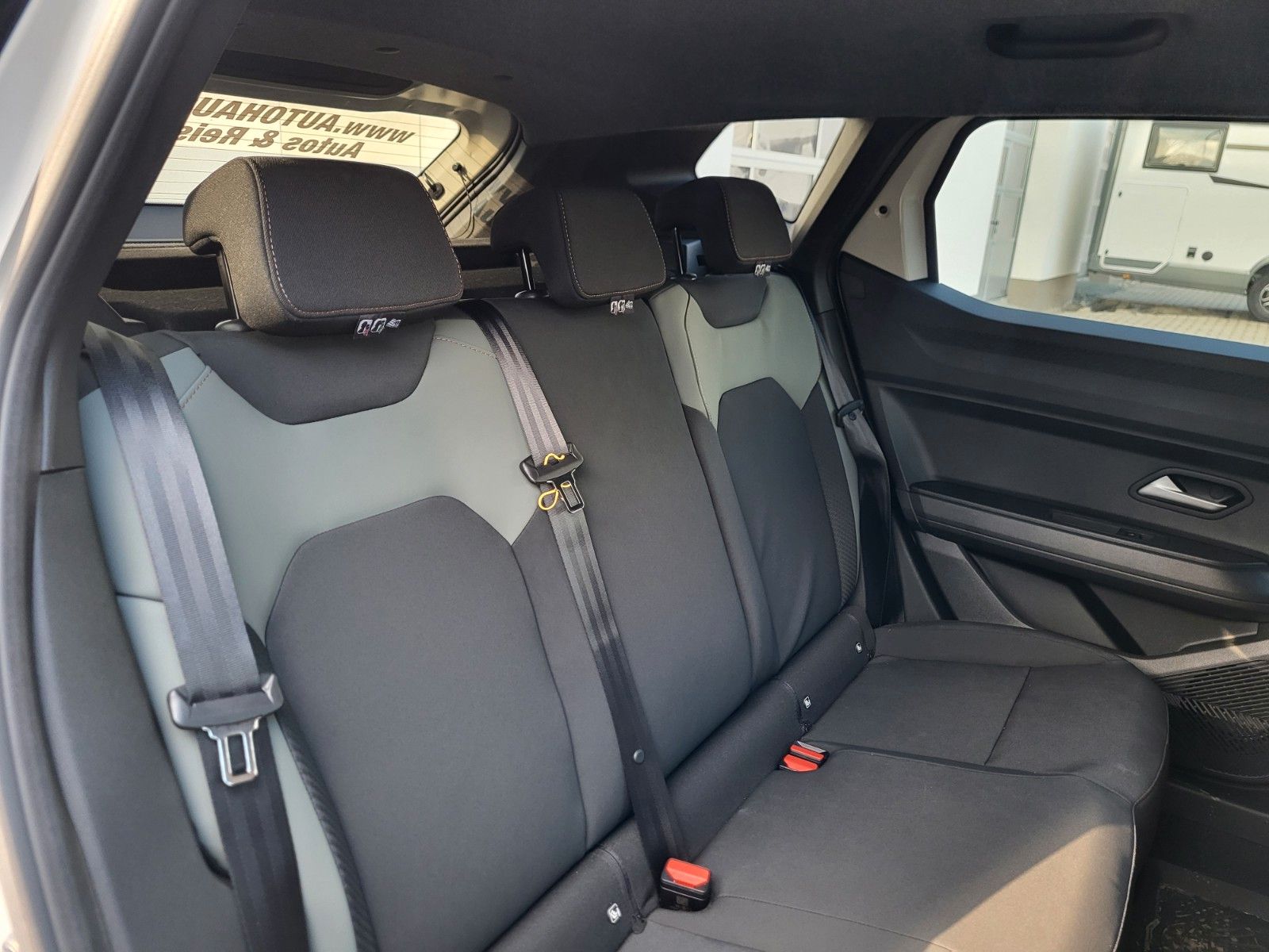 Dacia Duster III TCe 130 Extreme - Samsaru's Car Outlet
