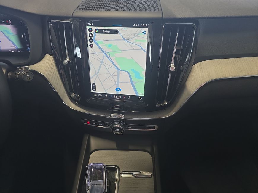 Volvo XC60 B5 B AWD Plus Dark 184 kW, 5-türig