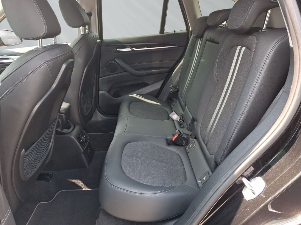 BMW X1 18dA Sport Line - Samsaru's Car Outlet