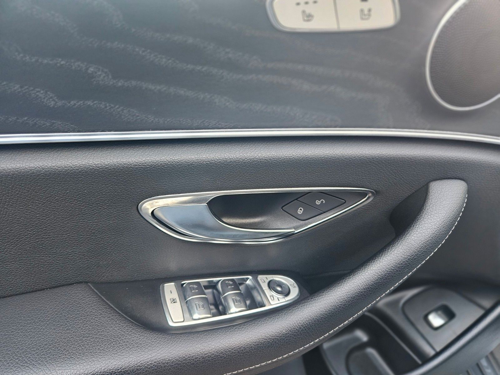 Mercedes-Benz E 220 d - Samsaru's Car Outlet