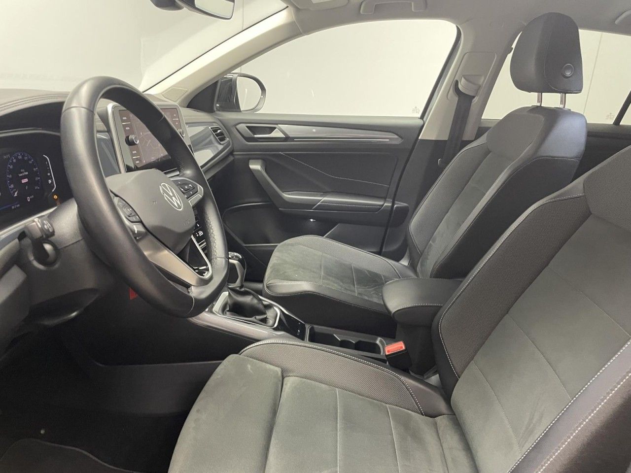 Volkswagen T-Roc 1.5 TSI DSG Style - Samsaru's Car Outlet