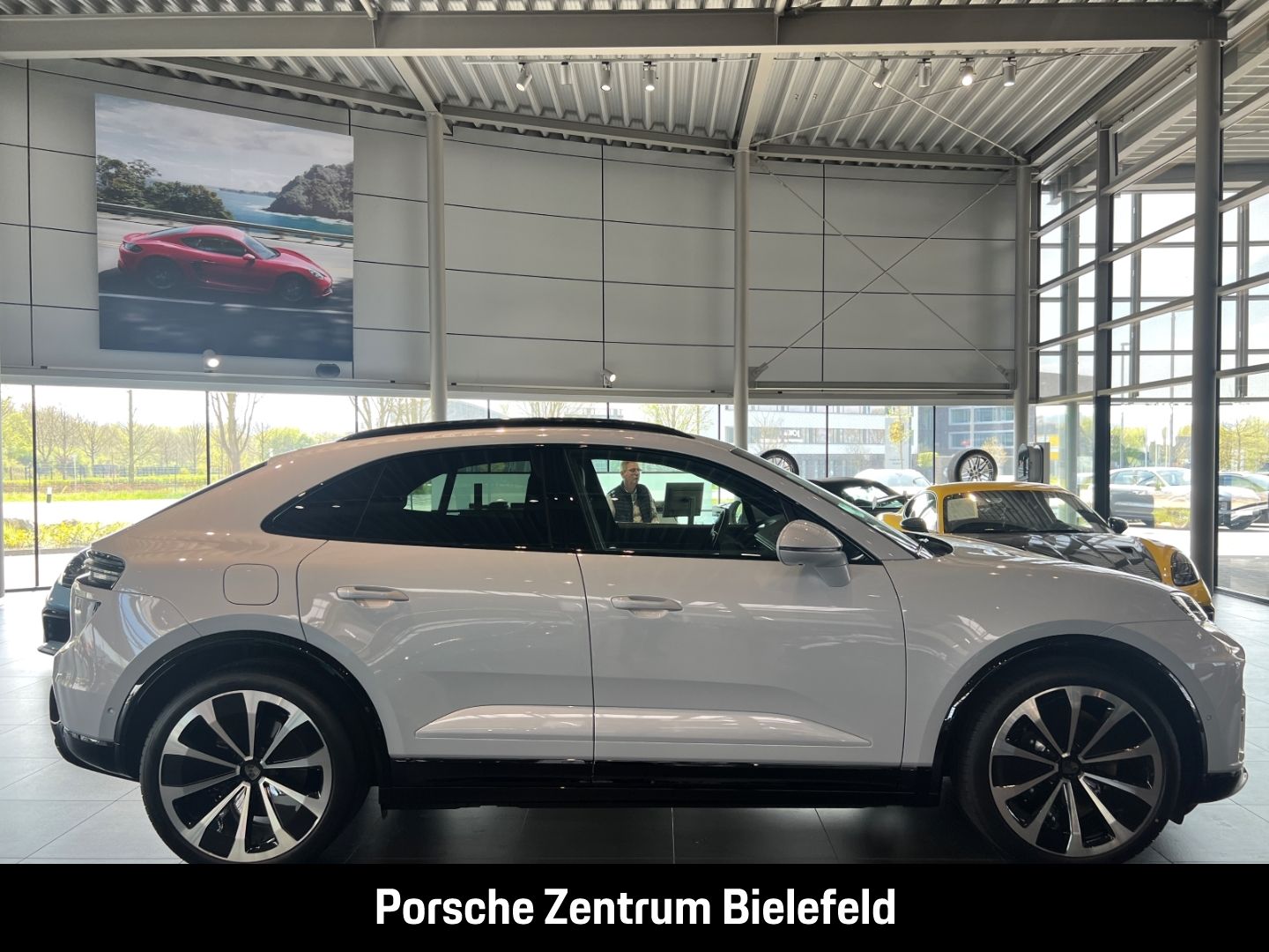 Porsche Macan Turbo Burmester Luftfederung Panoramadach