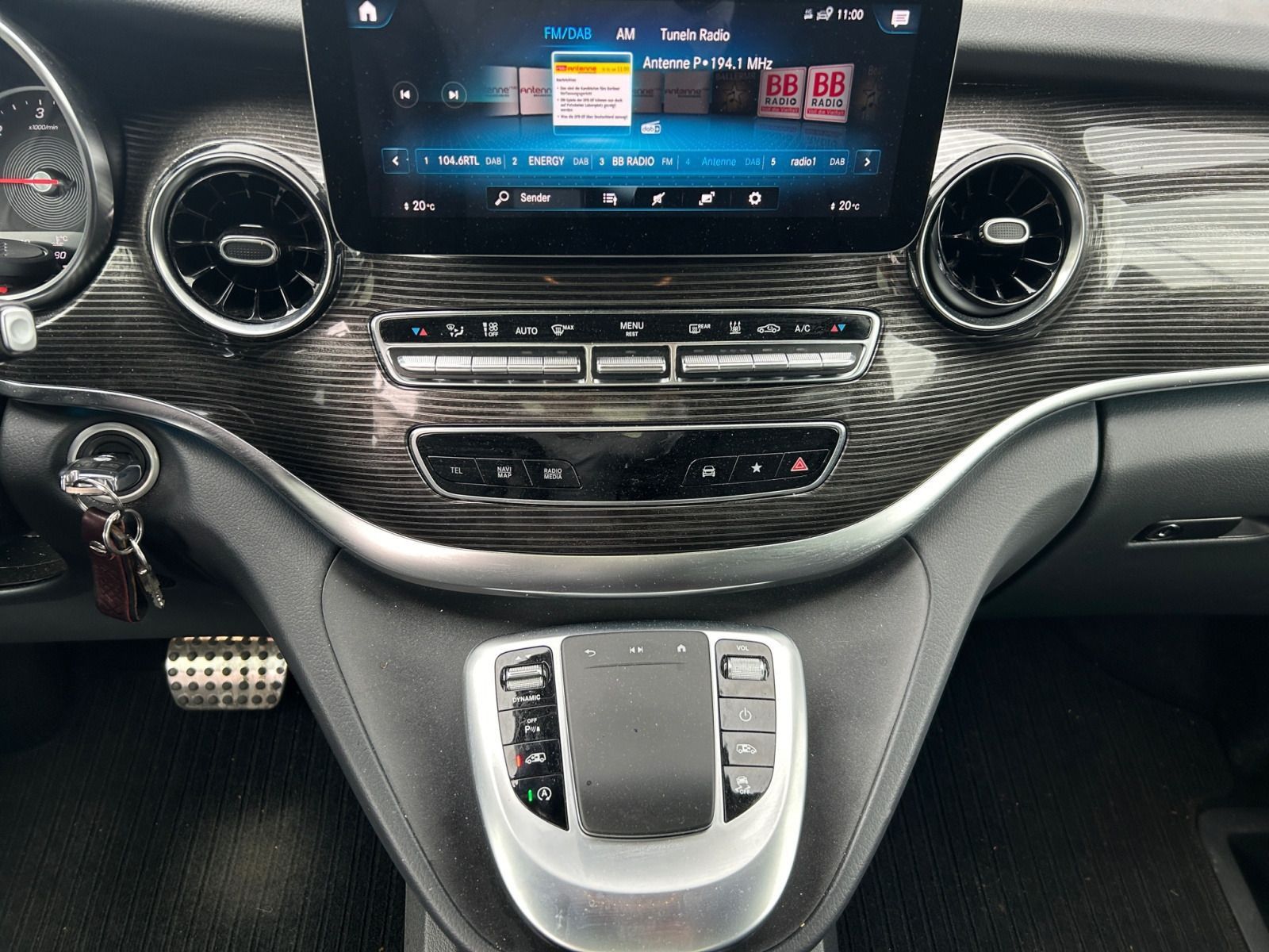 Mercedes-Benz V300d V-Klasse 4MATIC - Samsaru's Car Outlet