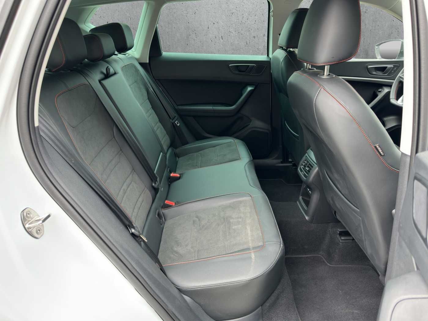 Seat Ateca 2.0 TDI FR //5 J. Garantie /Navi/Sitzheizu