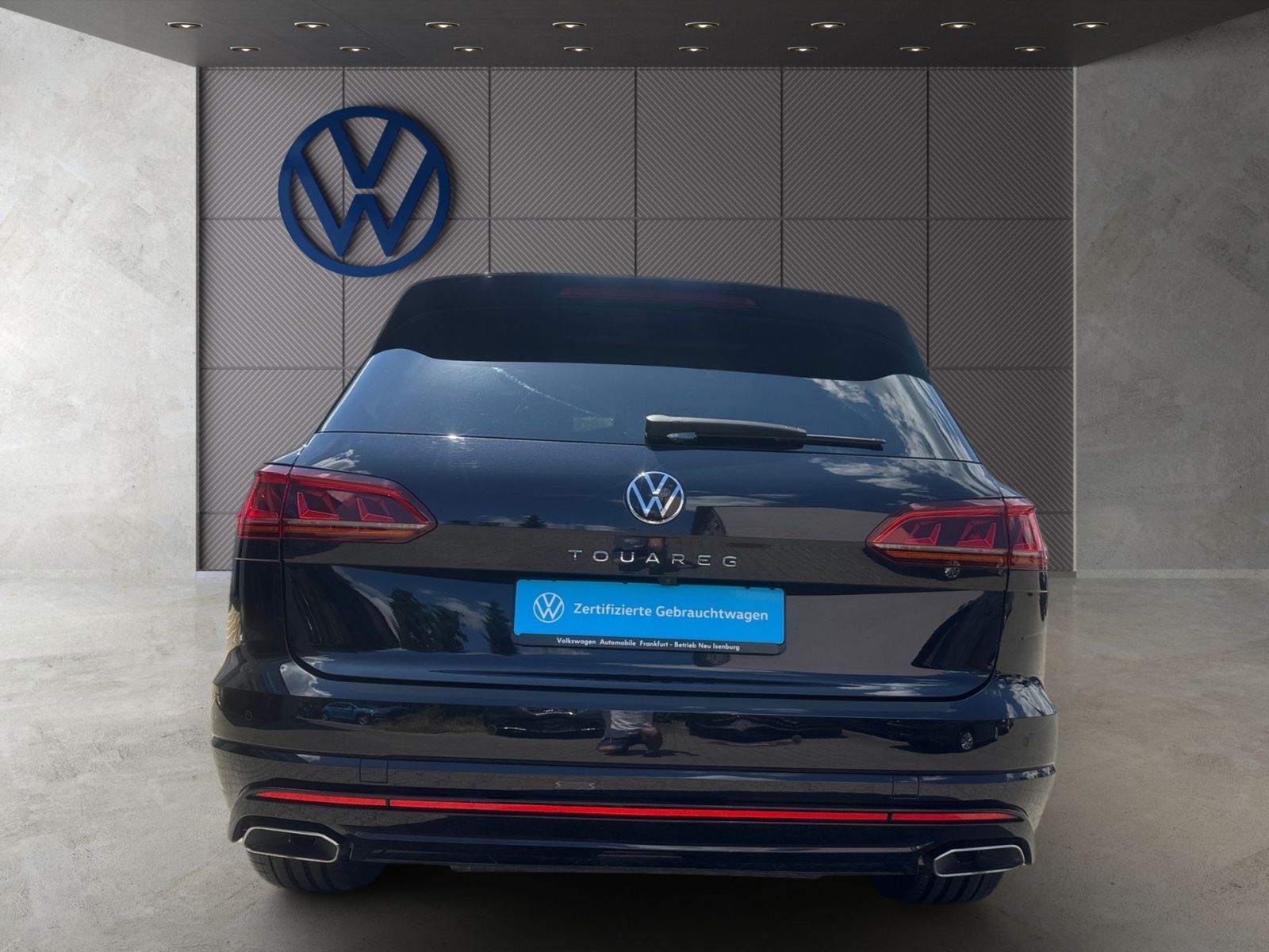 Volkswagen Touareg 3.0 TDI R-Line - Samsaru's Car Outlet