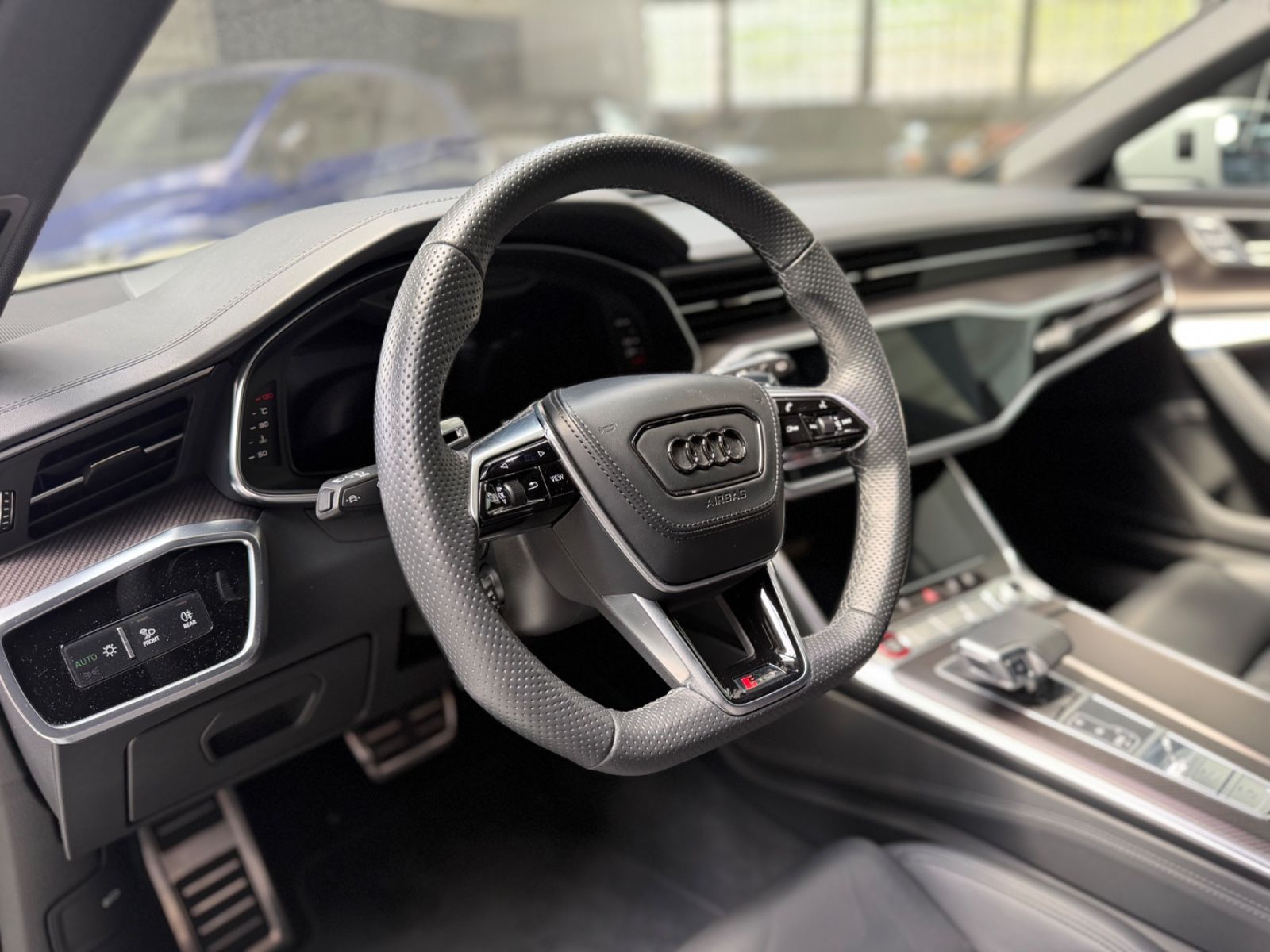 Audi RS6 Avant 4.0 TFSI/Quattro/Keramik/22Zoll/AHK