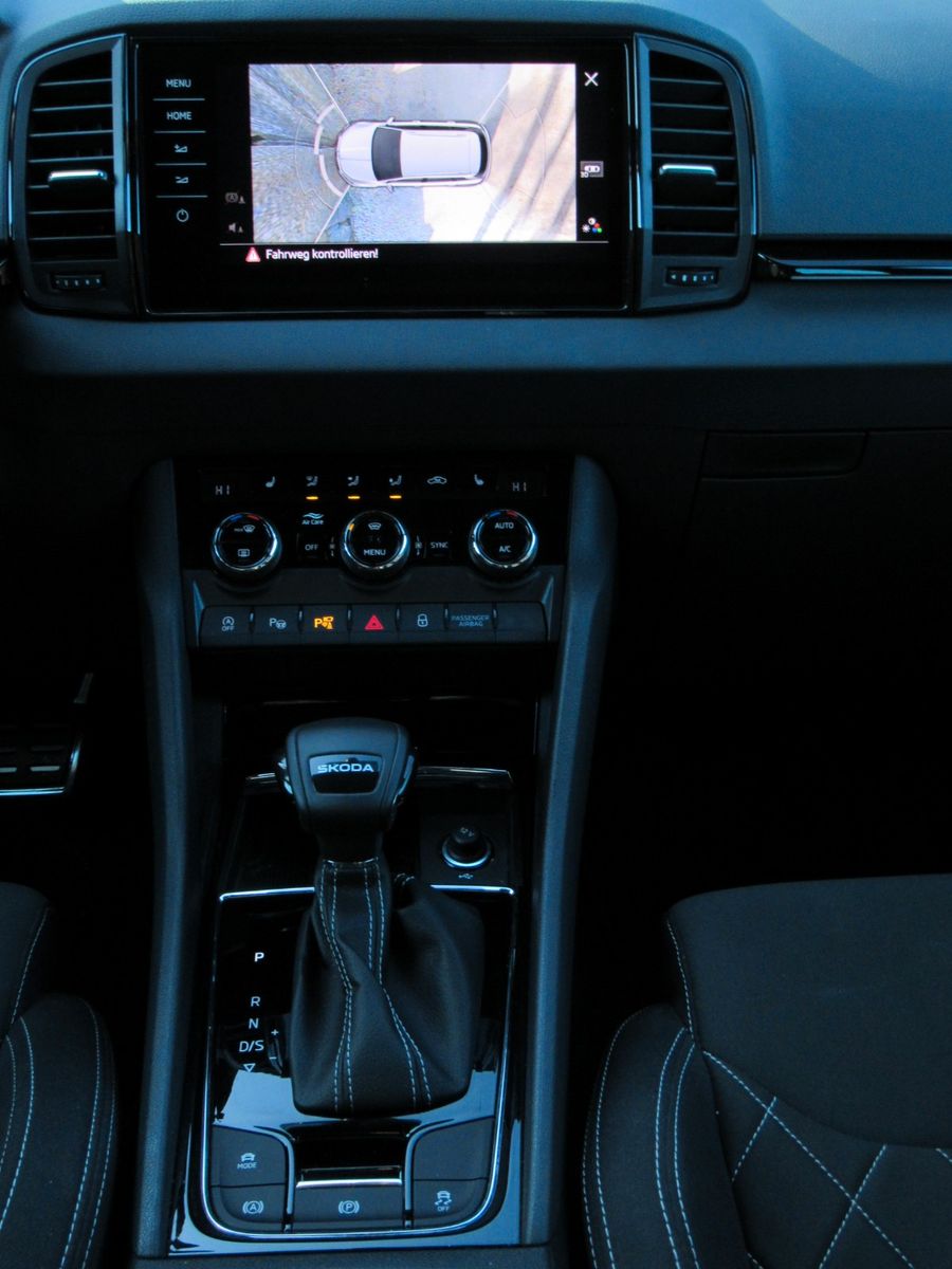 Skoda Karoq Sportline 1.5 TSI AHK 360° TRAVEL PANO