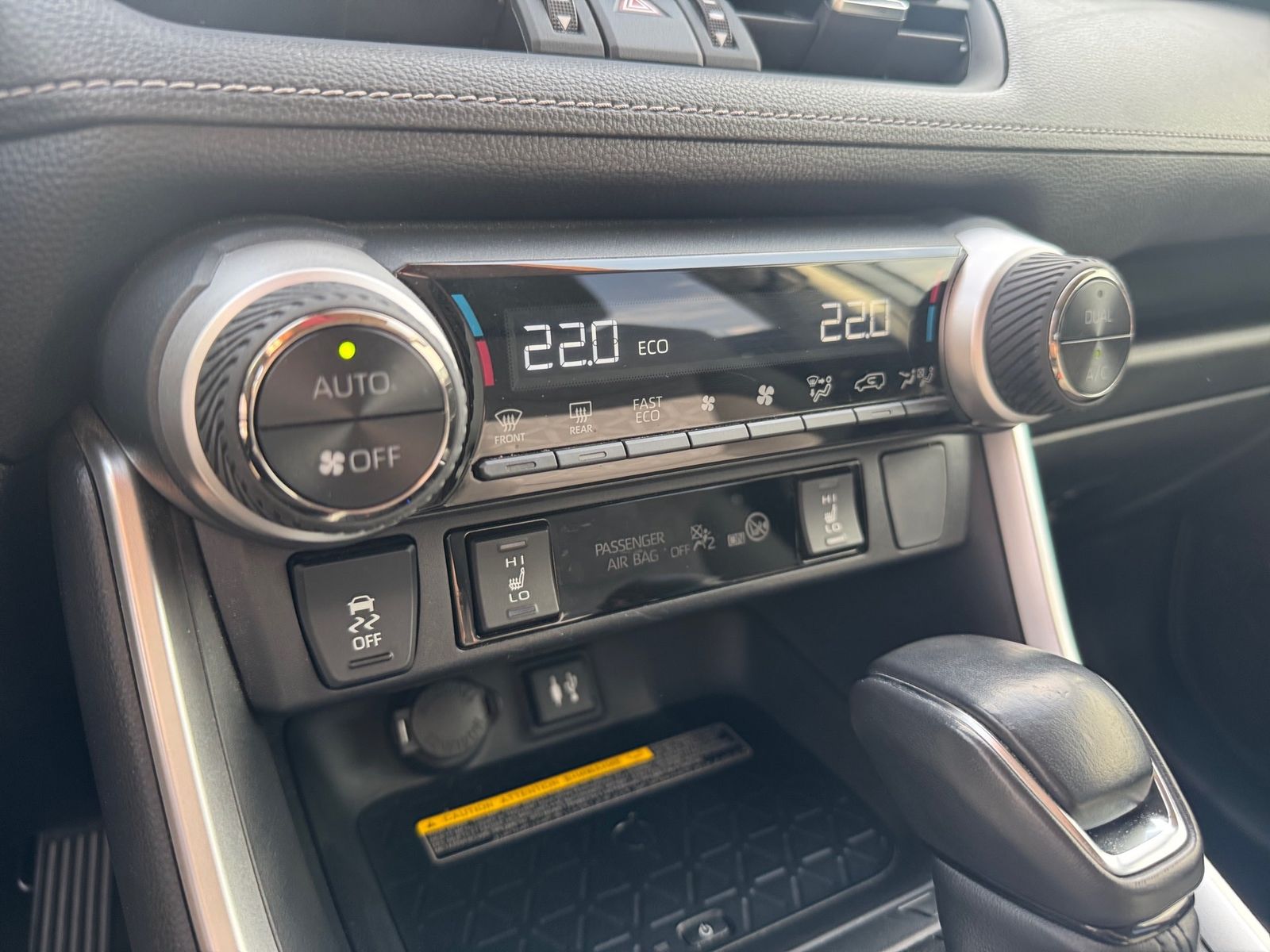 Toyota RAV4 2.5 - Samsaru's Car Outlet