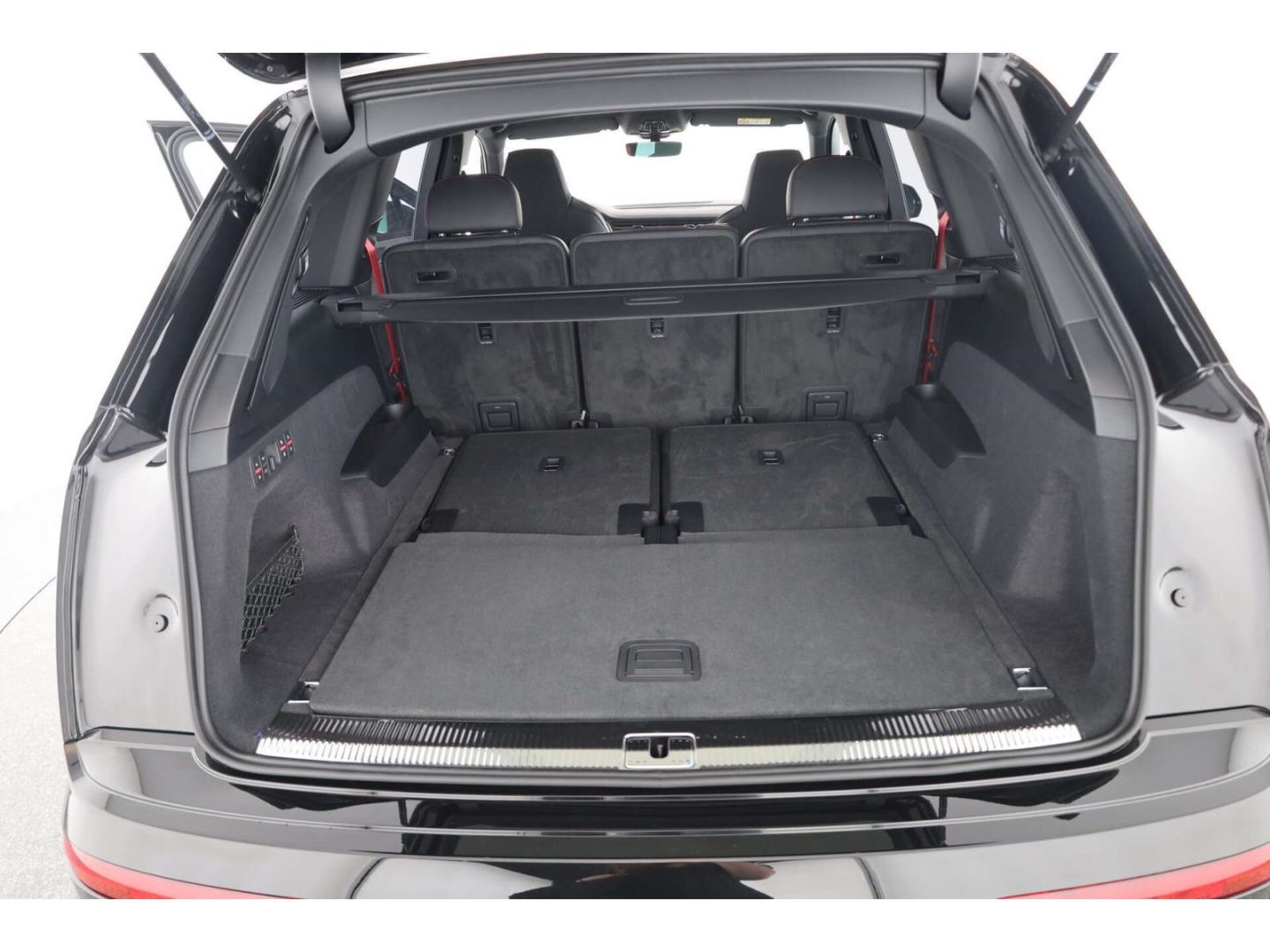 Audi Q7 50 TDI quattro S line LP: 122.810,- /B&O Prem