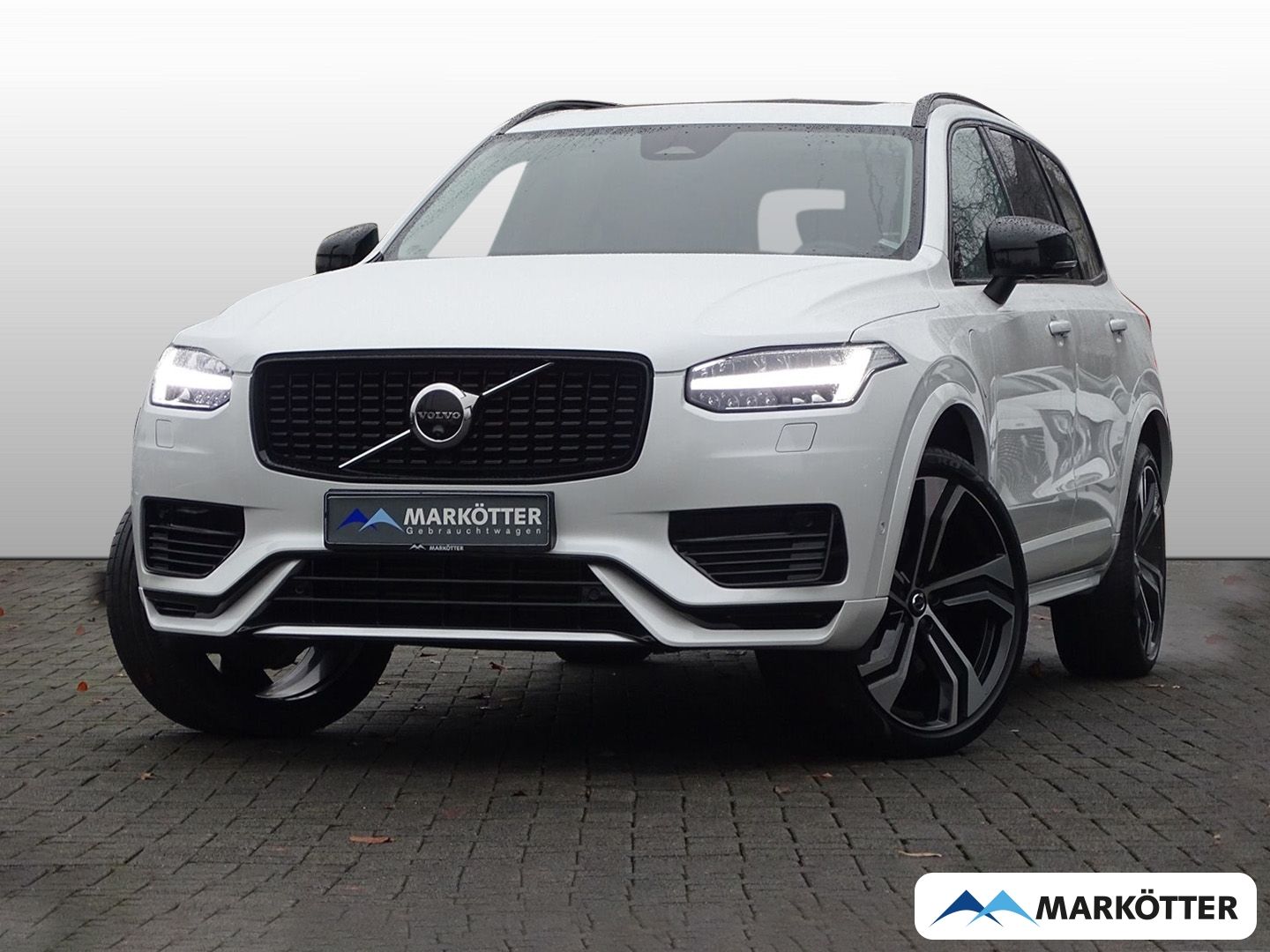 Volvo XC90 Plus Dark Recharge Plug-In Hybrid AWD 7-Sit