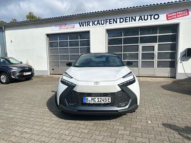 Toyota C-HR 2,0l Plug-In Hybrid 4x2 Black&White