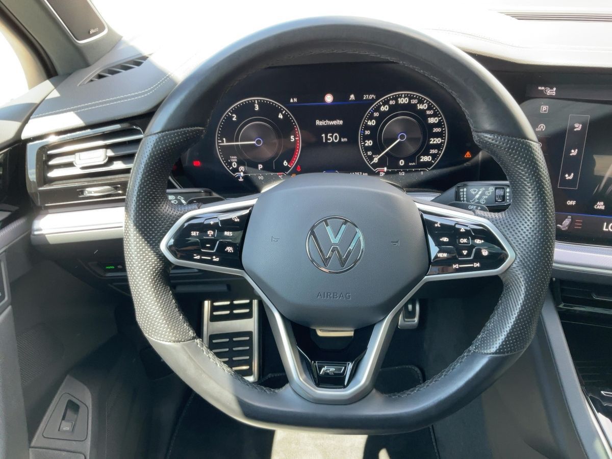 Volkswagen Touareg 3.0 TDI 4M R-LINE - Samsaru's Car Outlet