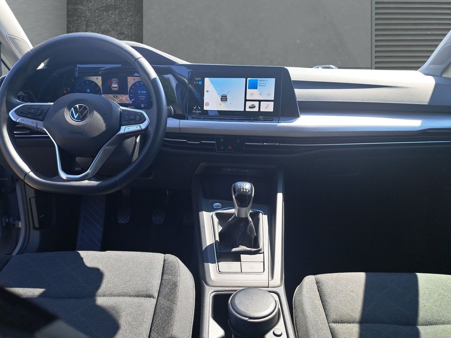 Volkswagen Golf VIII 1.5 TSI Life - Samsaru's Car Outlet