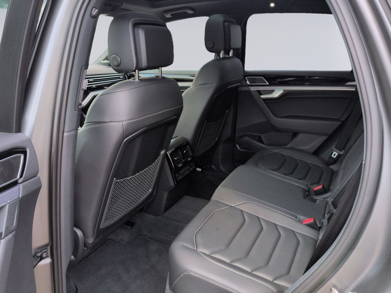 Volkswagen Touareg R-Line V6 TDI 4MO MATT+STHZ+LUFT+PANO+22