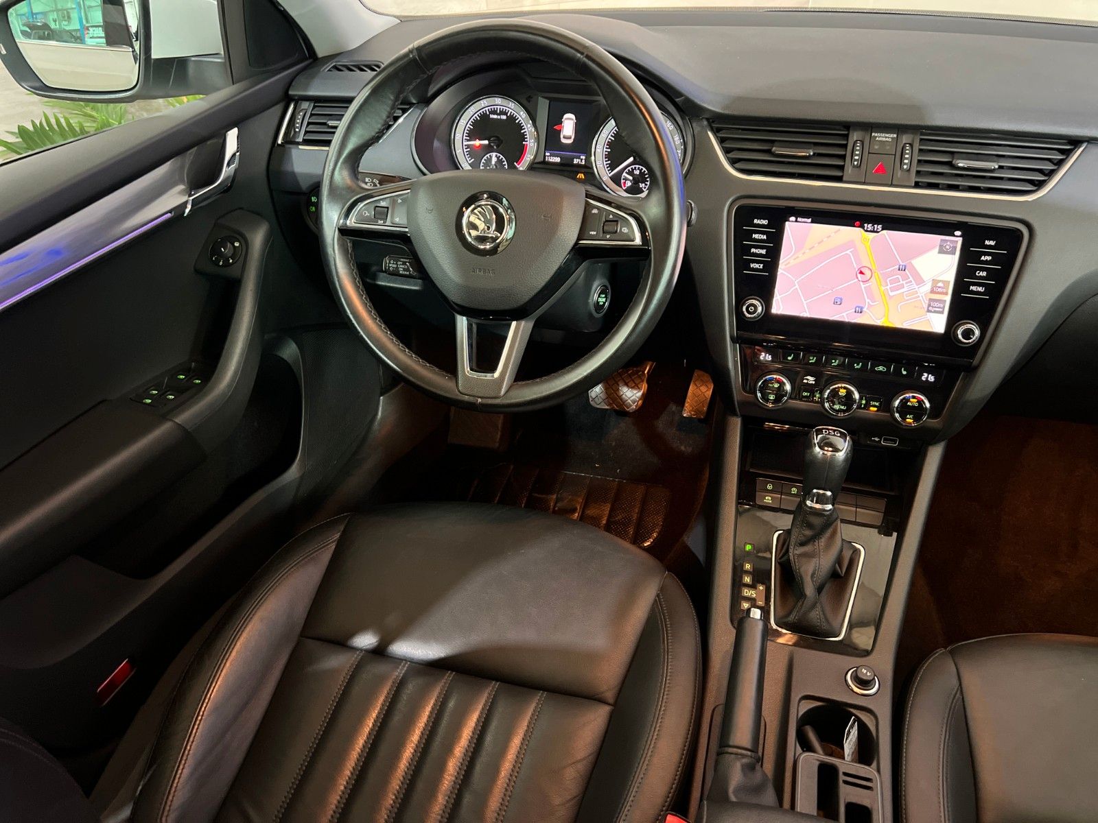 Skoda Octavia Combi Premium Edition - Samsaru's Car Outlet