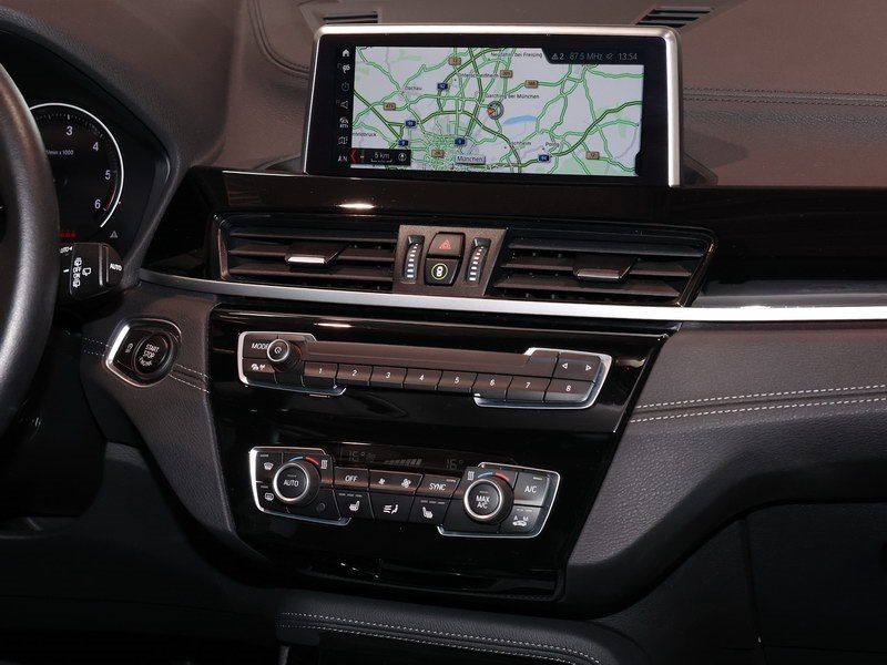 BMW X1 xDrive18d xLine - Samsaru's Car Outlet