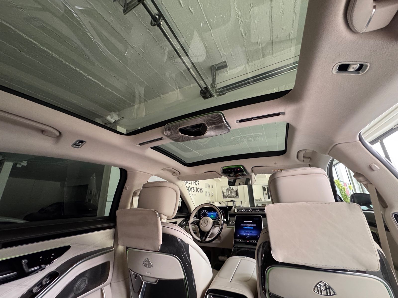 Mercedes-Benz S 680 Maybach - Samsaru's Car Outlet