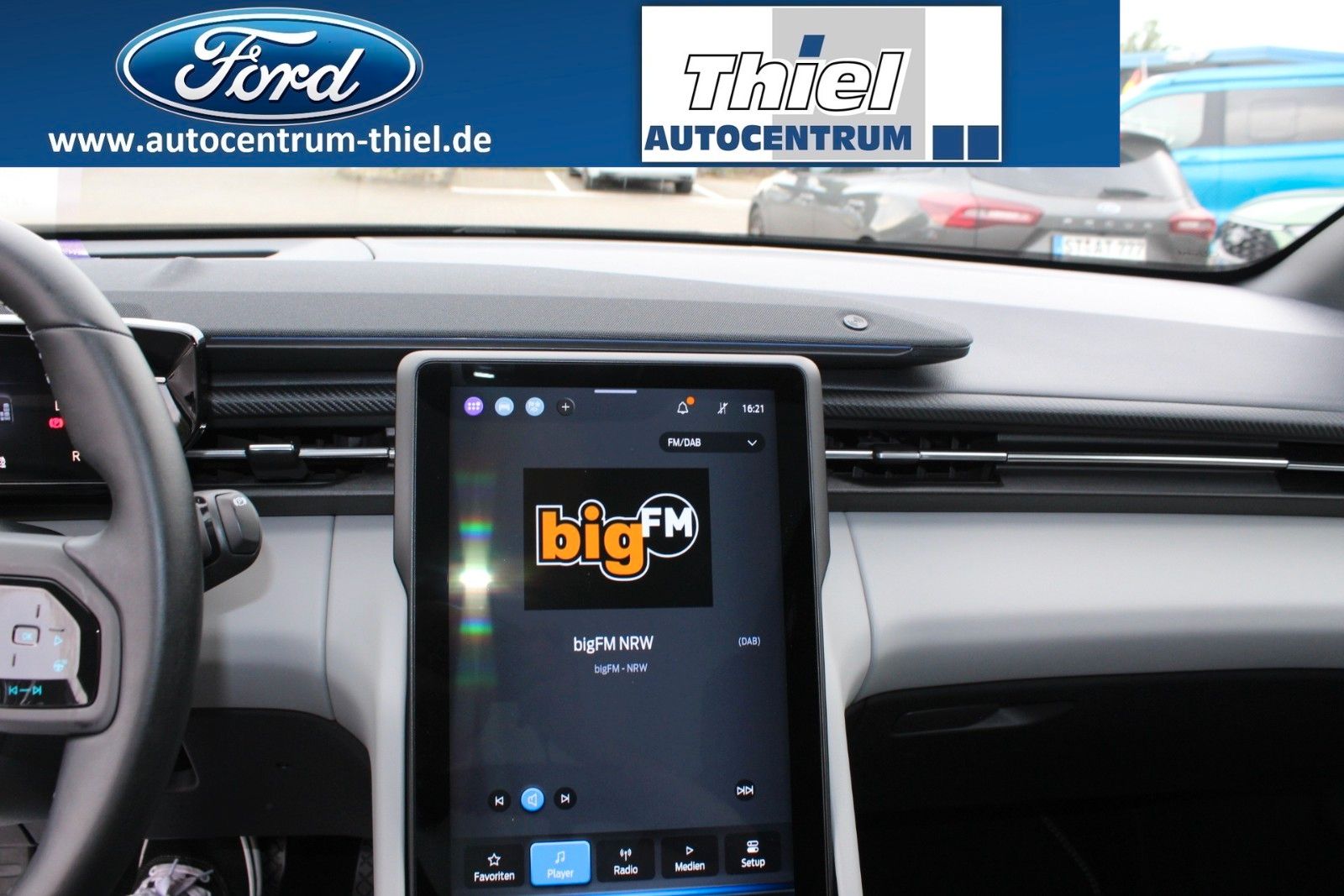 Ford Explorer Premium AWD Pano+Fahr-Assist+AHK+Ergo