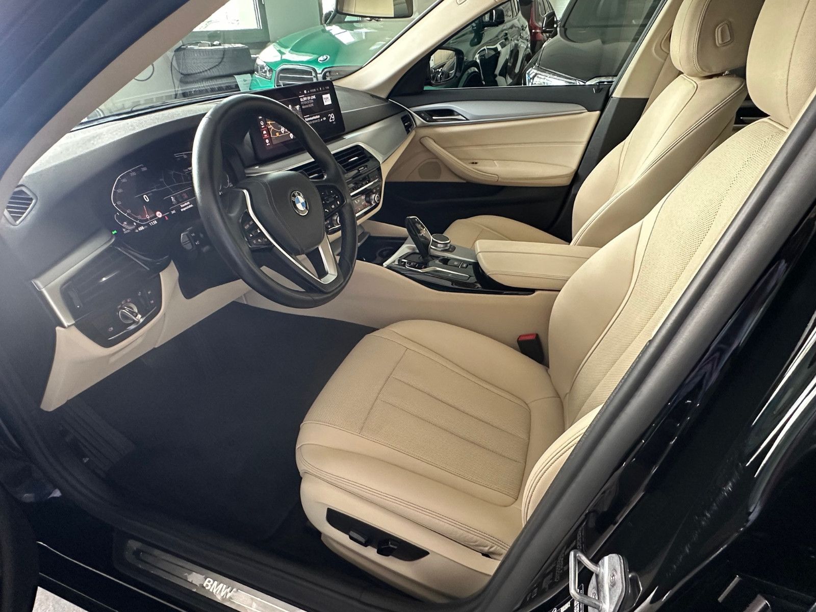 BMW 520d xDr *ACC*DRIVING*4-ZONEN KL.*KAM*HiFi*LEDER