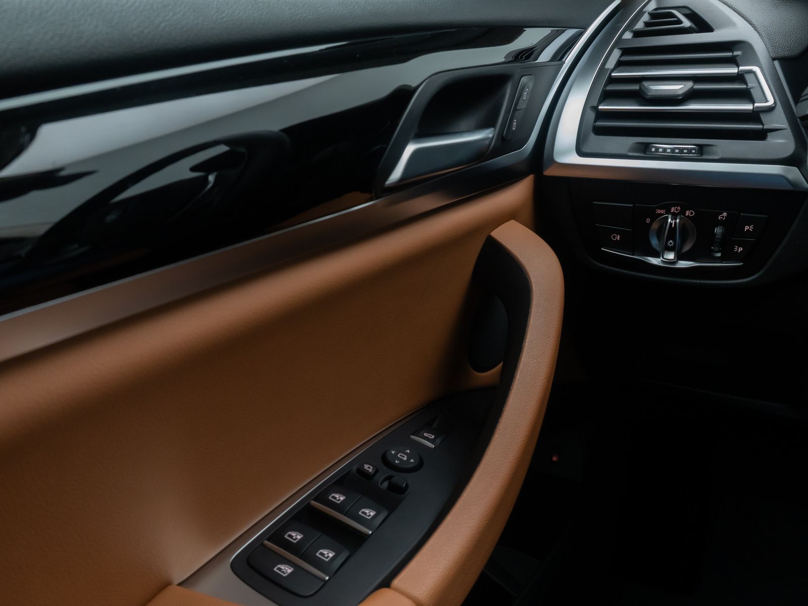 BMW X3 xD30e Alarm HUD DAB Laser Kamera Sport Leder