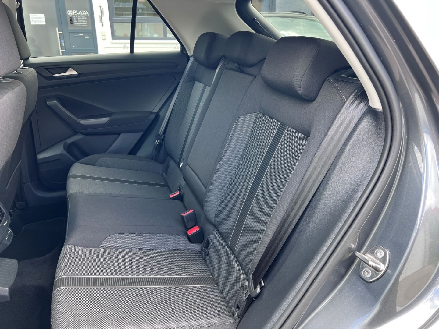 Volkswagen T-Roc 1.0TSI Life - Samsaru's Car Outlet