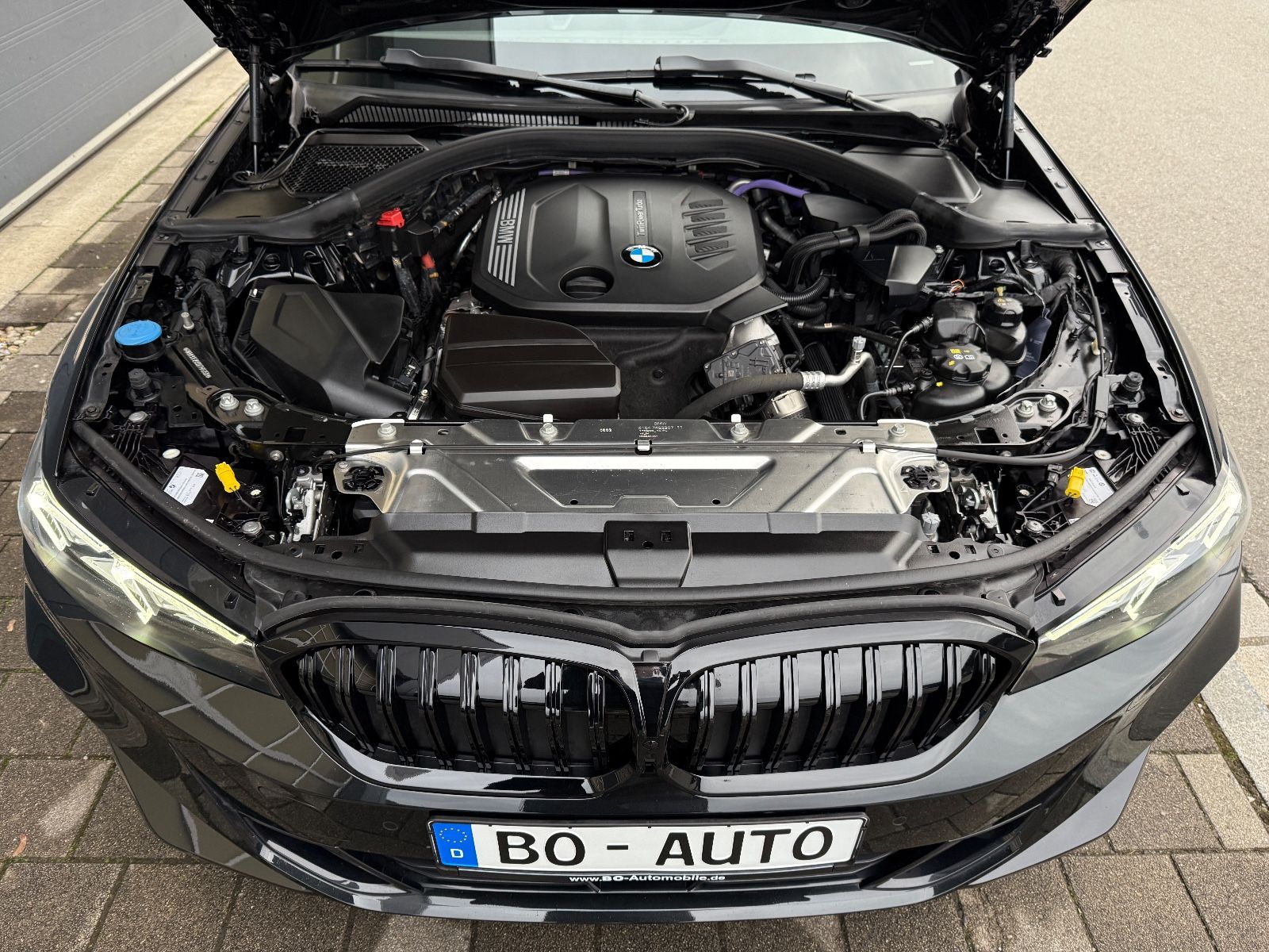 BMW 320 d xDrive - Samsaru's Car Outlet