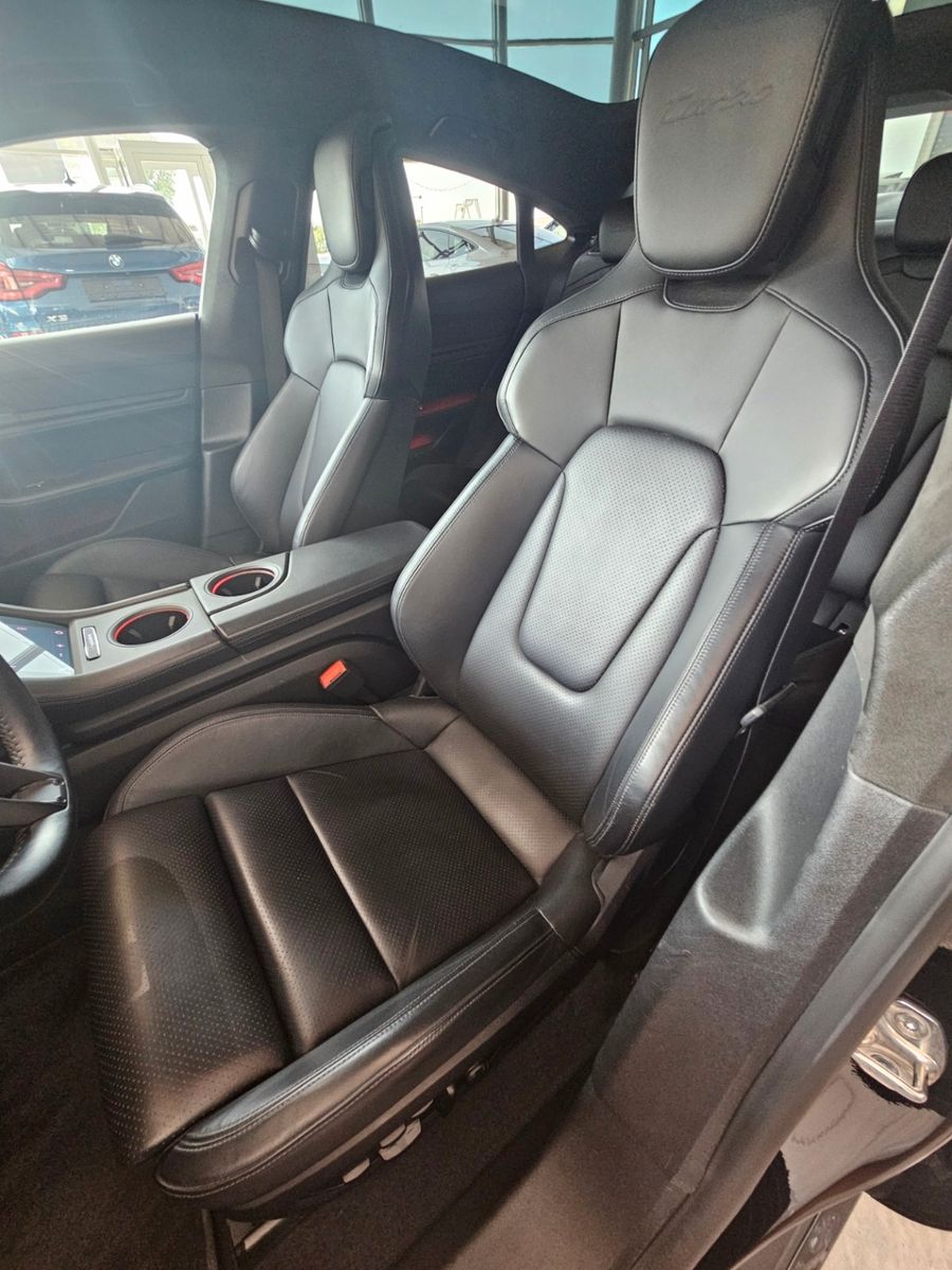 Porsche Taycan Turbo !GARANTIE! BOSE/MATRIX/KERAMIK