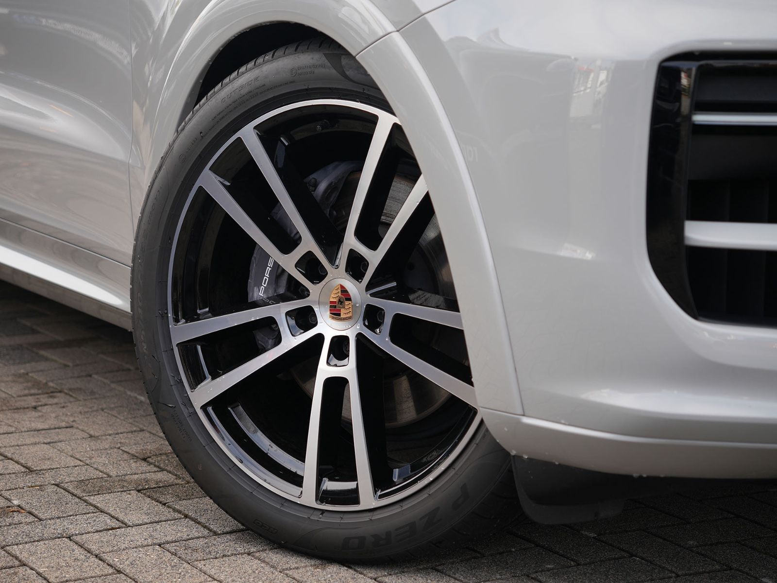 Porsche E-Hybrid Coupé SPORTDESIGNPAKET-ACC-MASSAGE-VOLL