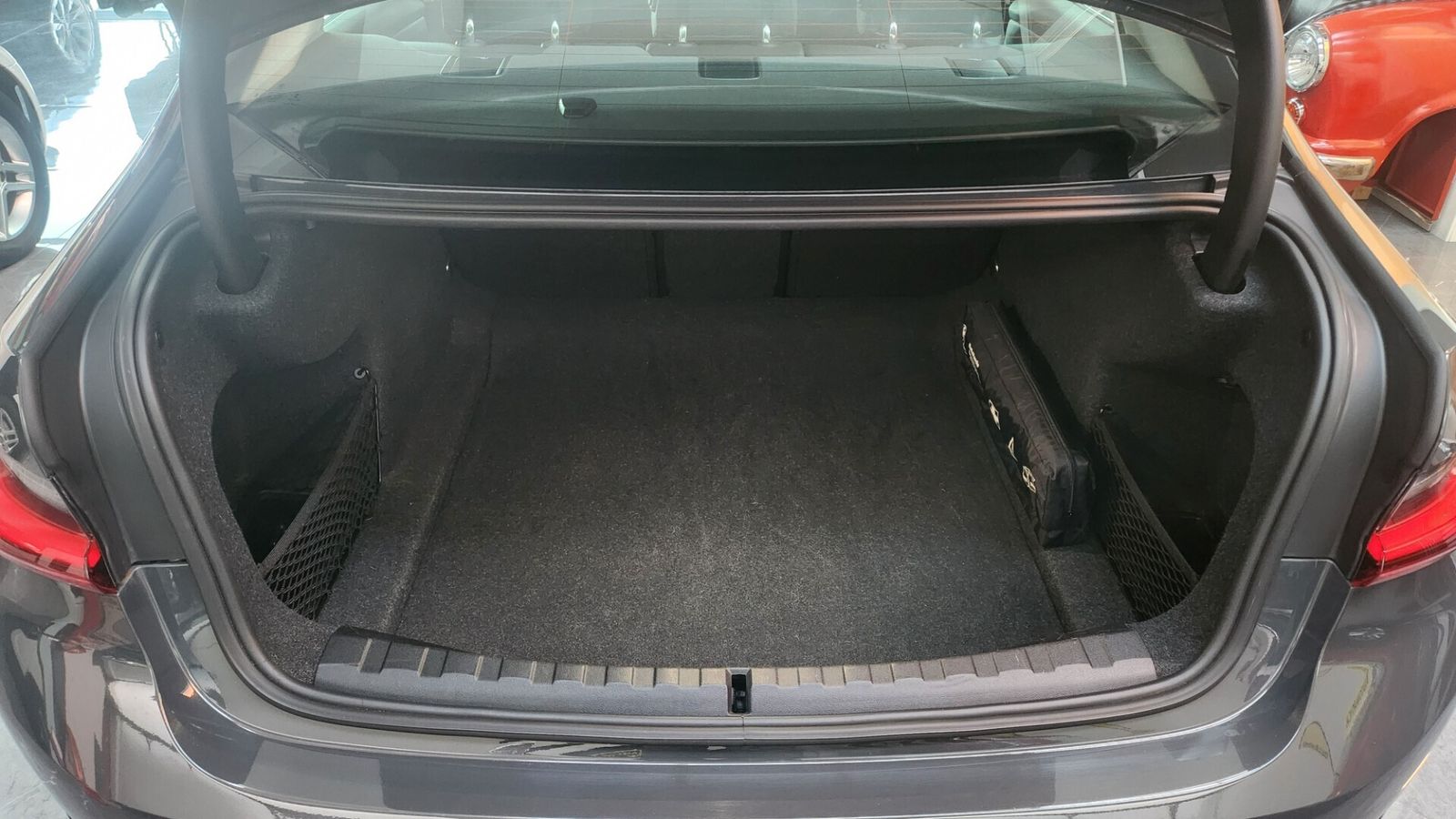 BMW 320 320i Sport