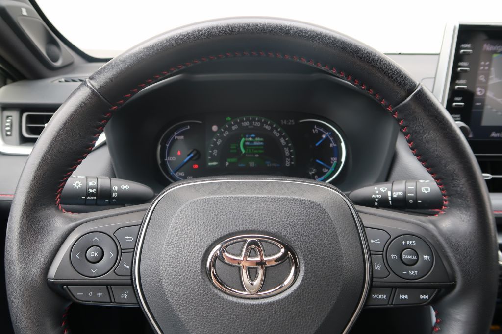 Toyota RAV 4 Plug-in-Hybrid - Samsaru's Car Outlet