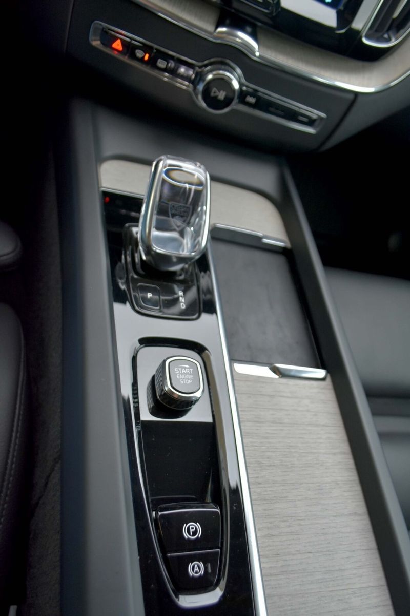 Volvo B5 AWD CAMERA TOWING KEY Ultimate Bright