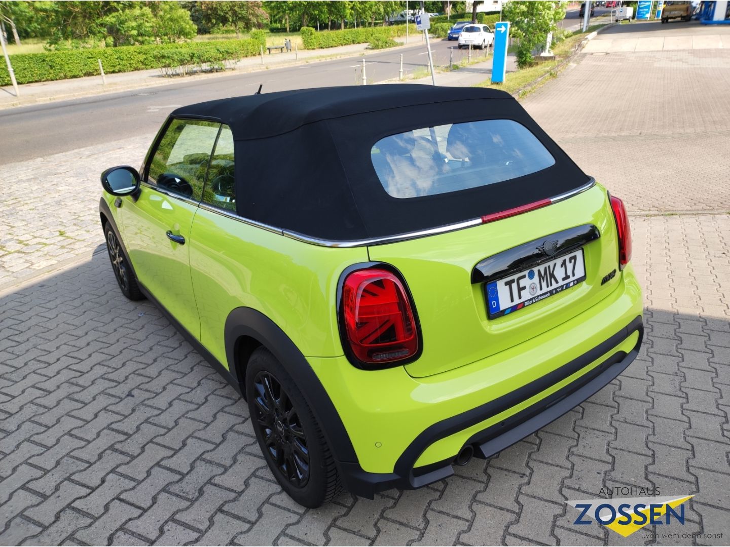 MINI Cooper Cabrio Classic - Samsaru's Car Outlet