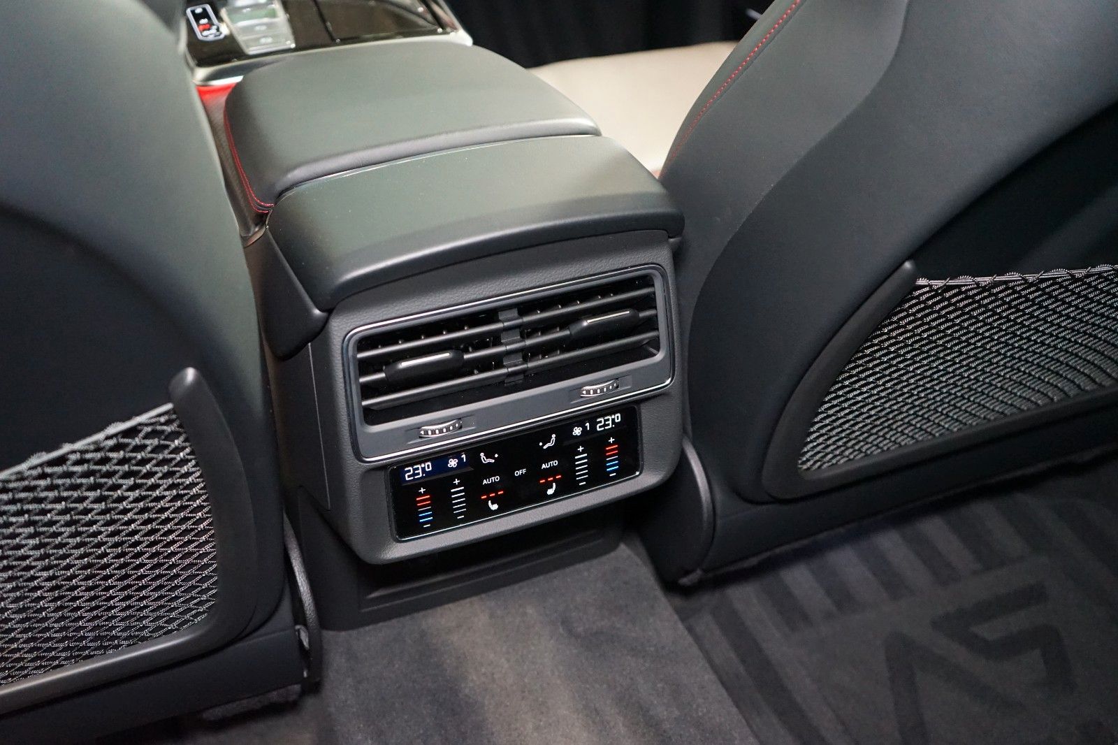 Audi RSQ8*MATRIX*MASSAGE*WARRANTY*HUD*B&O*111.818€NET