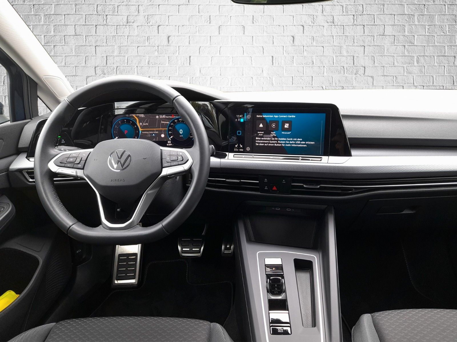 Volkswagen Golf Active 1.0 eTSI DSG - Samsaru's Car Outlet