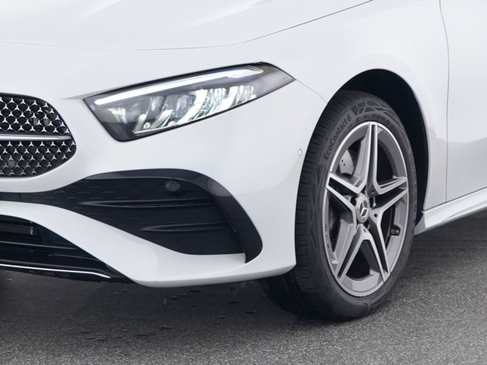 Mercedes-Benz A 250 e AMG Line - Samsaru's Car Outlet