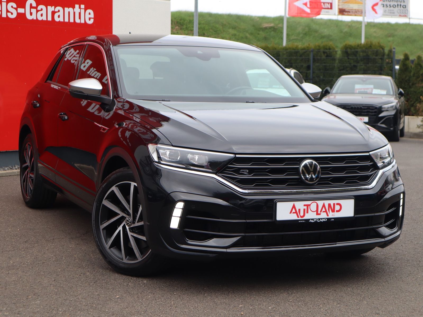 Volkswagen T-Roc 2.0 TSI DSG R 4Motion - Samsaru's Car Outlet