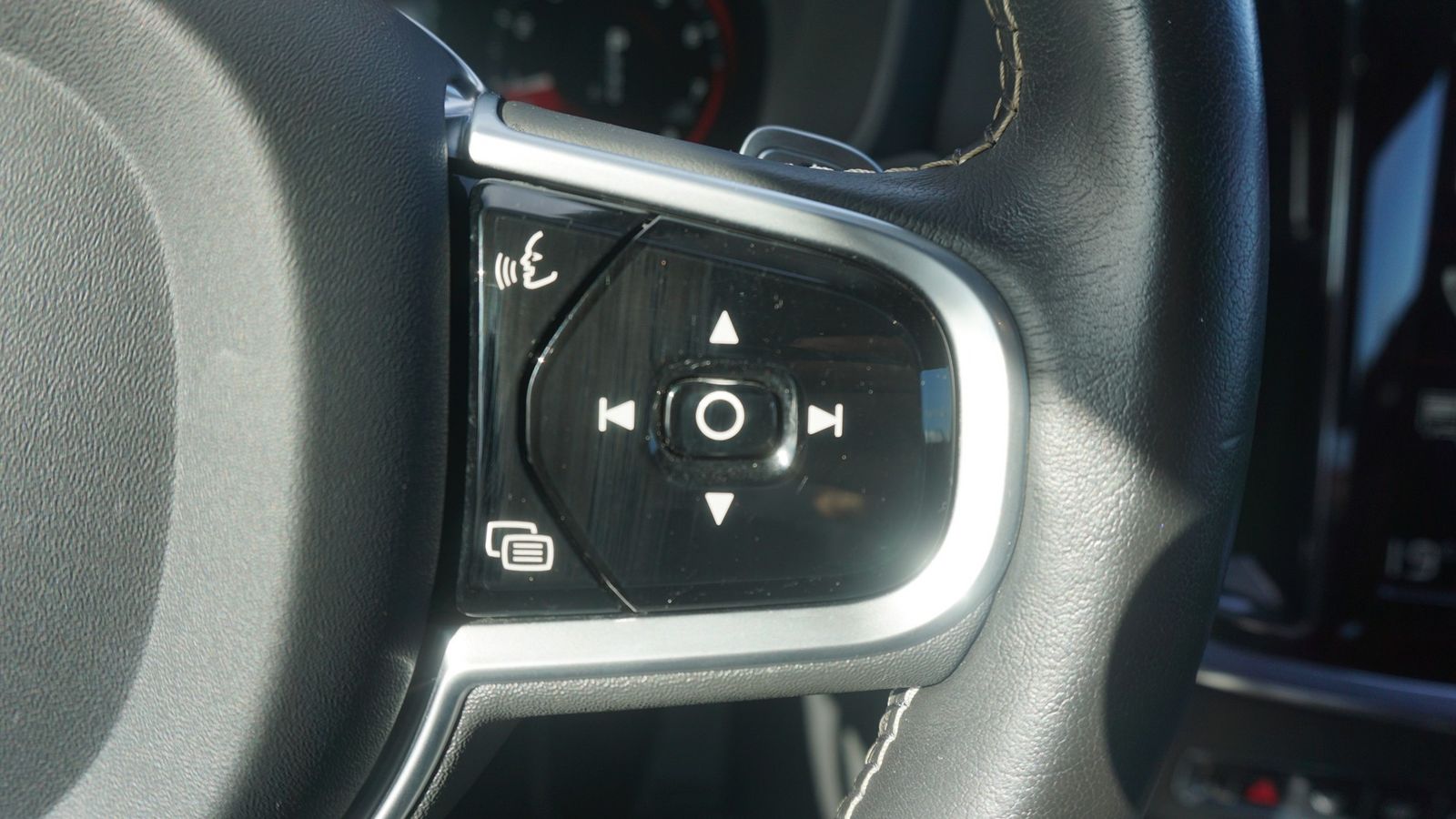 Volvo S60 2.0 R Design LED Navi HarmanKardon Panorama