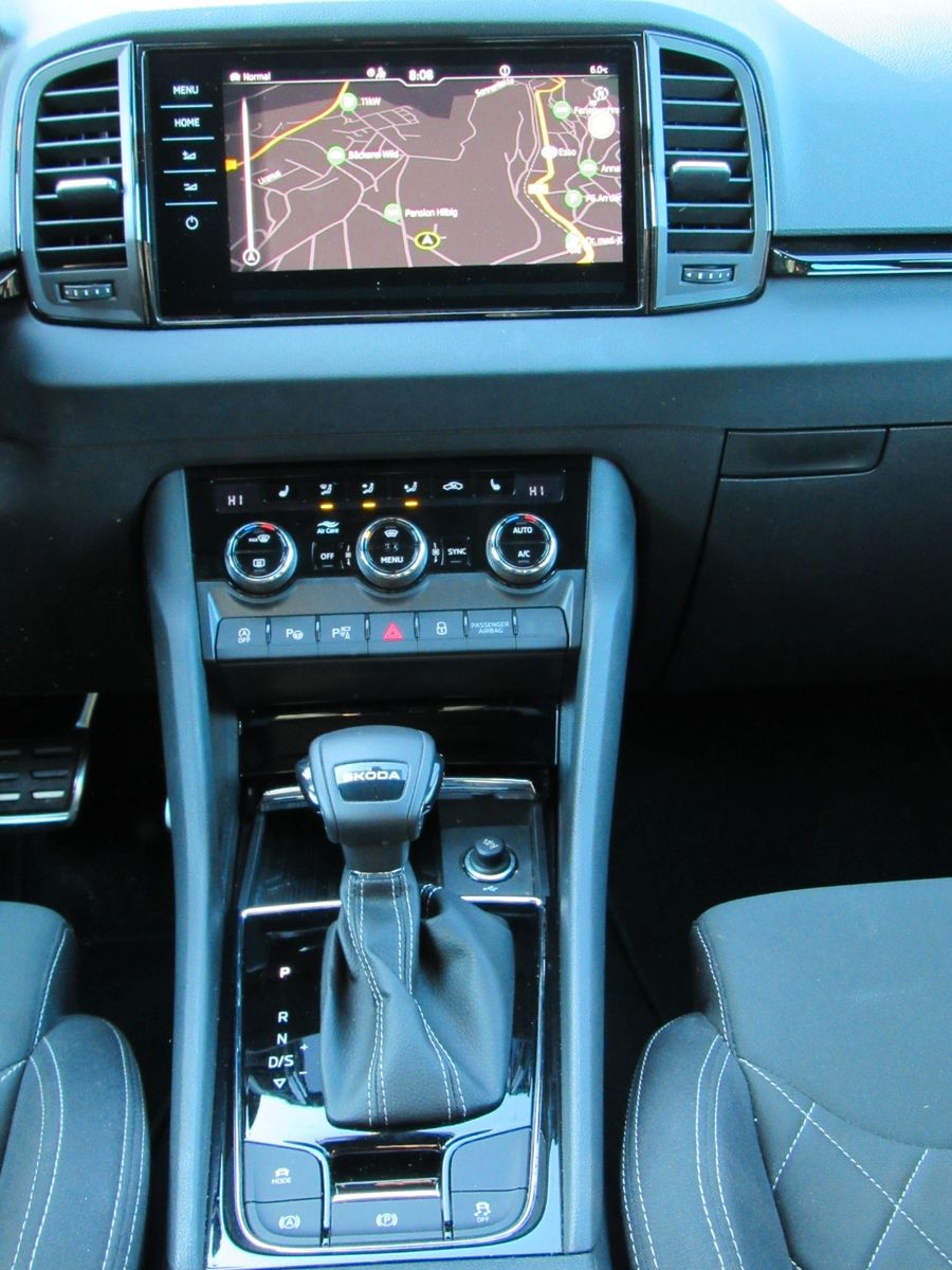 Skoda Karoq Sportline 1.5 TSI AHK 360° TRAVEL PANO