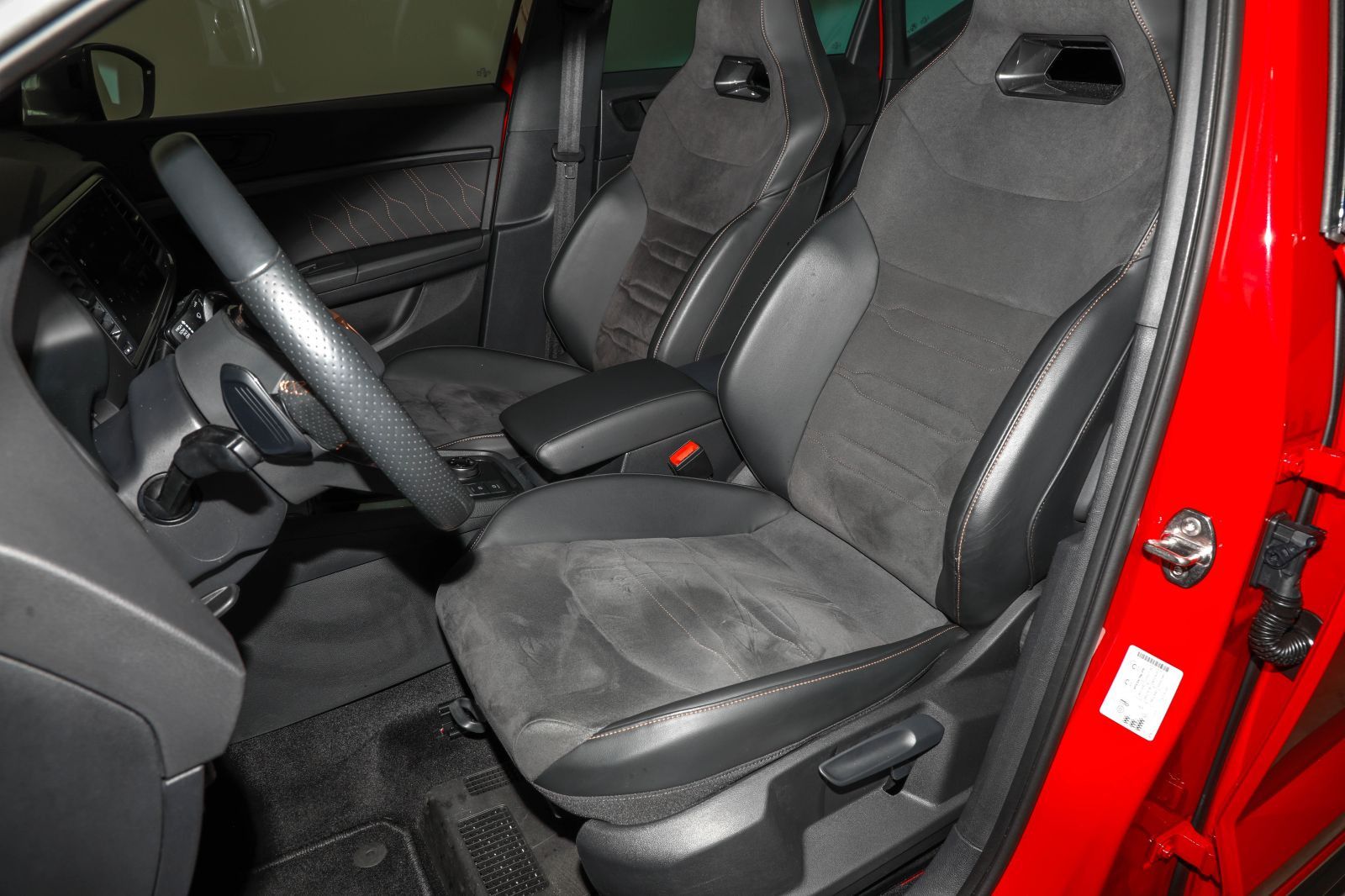 Seat Ateca 2.0 TSI 4D DSG Pano AHK ACC SHZ Beats 360°