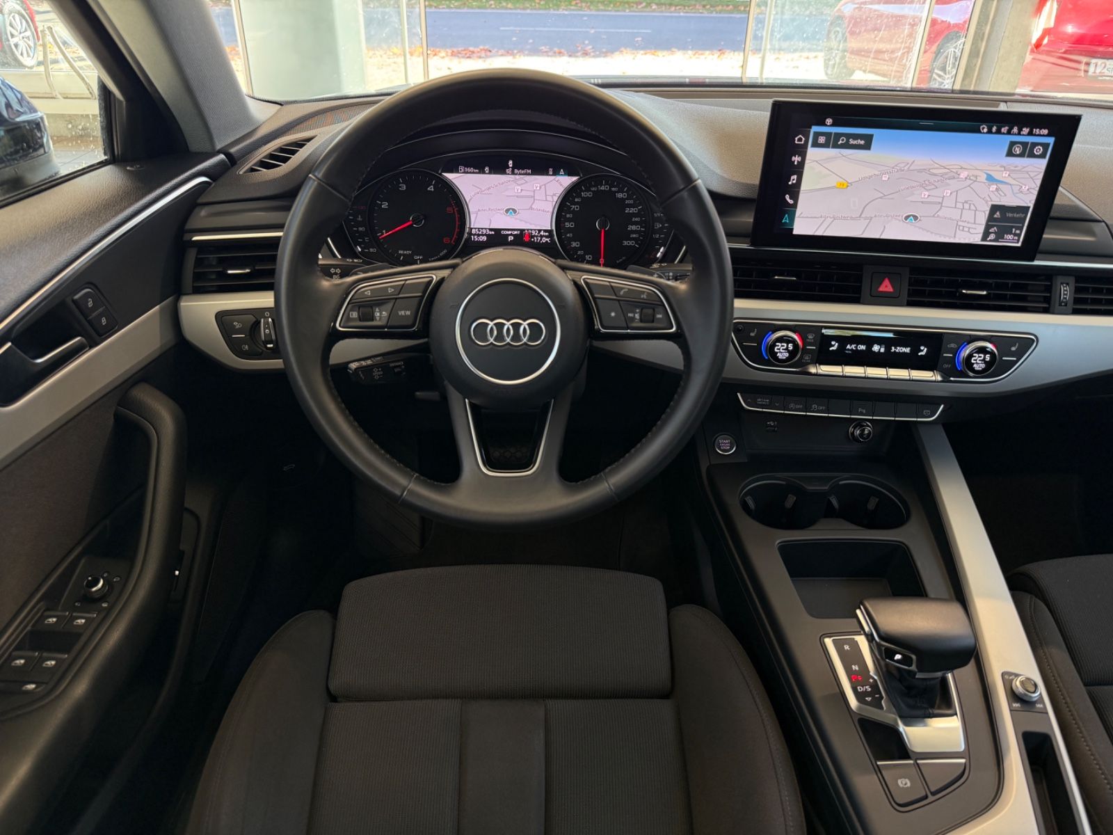 Audi A4 Lim. 40 TDI quattro advanced /1Hd./Matrix/ACC