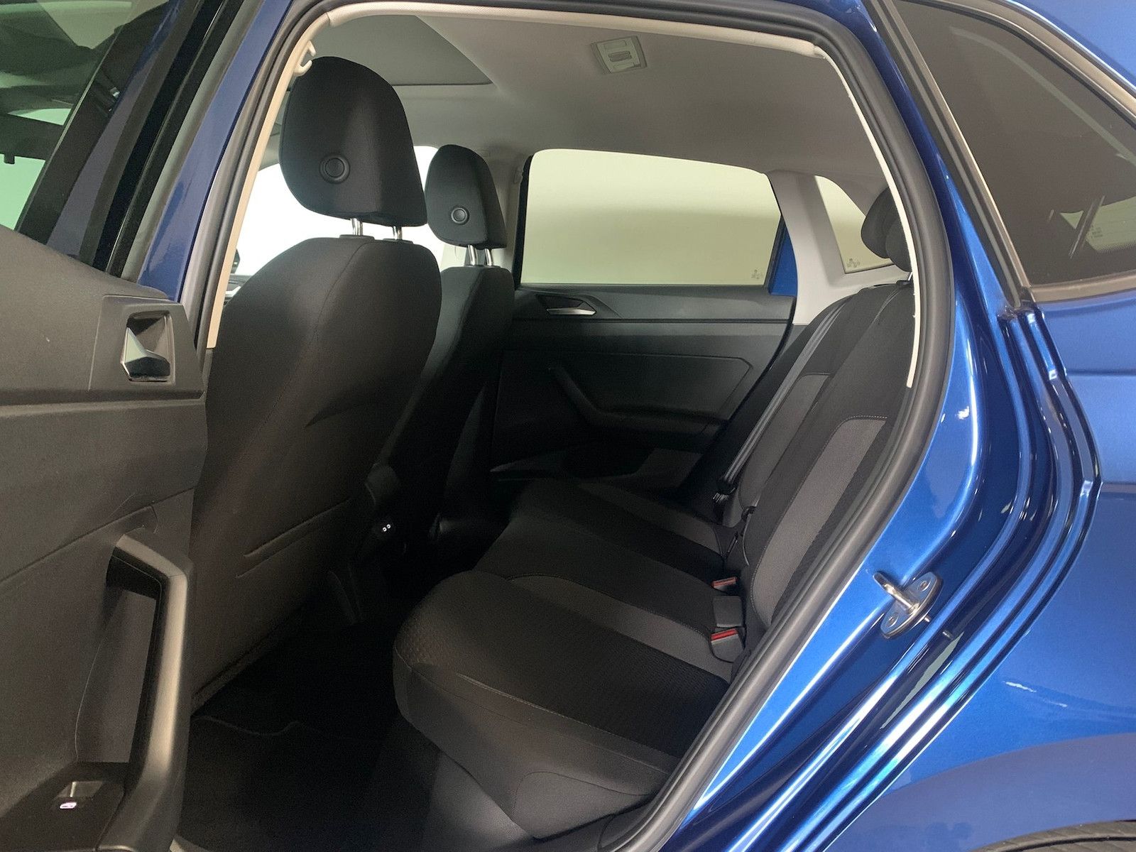 Volkswagen Polo VI 1.0 TSI DSG LIFE - Samsaru's Car Outlet