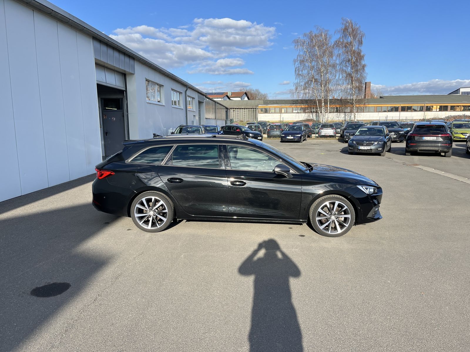 Seat Leon SP 2.0 TDI DSG FR AHK 18 Zoll AHK STHZ PANO