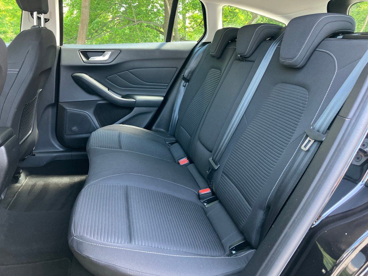 Ford Focus Turnier Titanium X 1.5 EcoBl. Aut. - Samsaru's Car Outlet